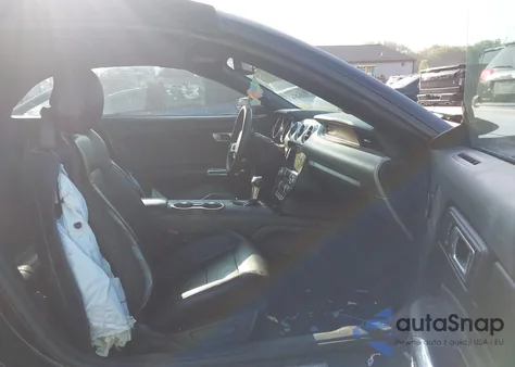 2020 Ford Mustang Ecoboost Premium z USA, uszkodzony, nr VIN 1FATP8UH8L5137546